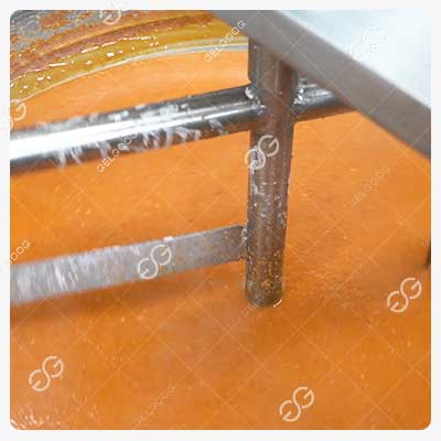 Cuisson de la sauce chili